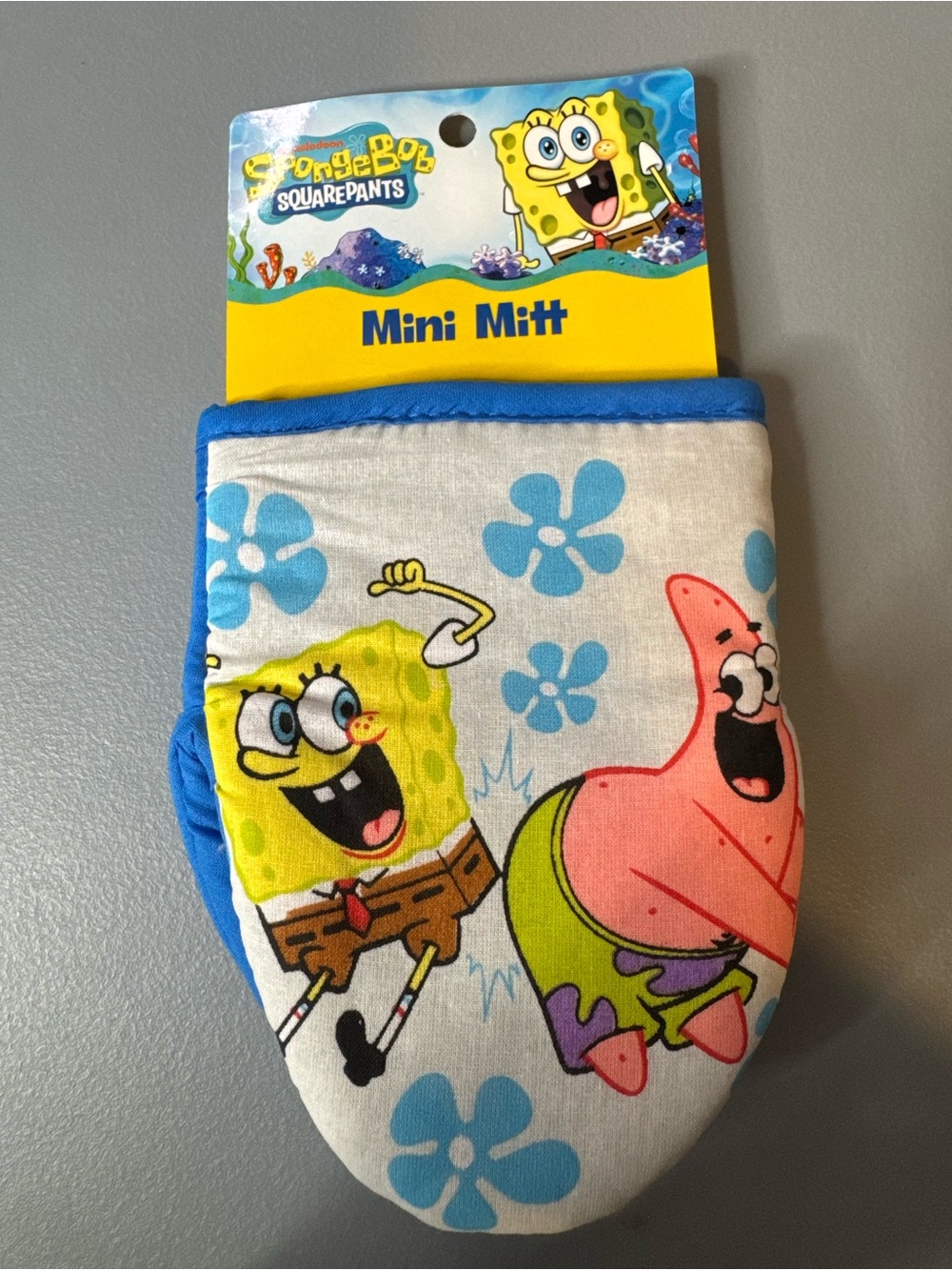 Nickelodeon SpongeBob SquarePants and Patrick kitchen Mini Mitt graphic novelty
